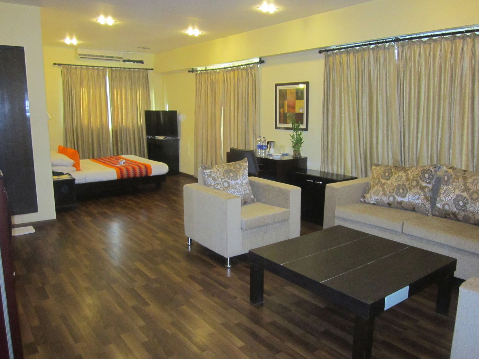 Hotel Orritel West Mumbai  Buitenkant foto